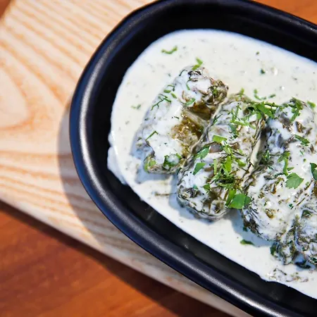 Elista & Hotel Golturkbuku