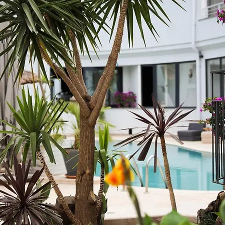 Elista & Hotel Golturkbuku