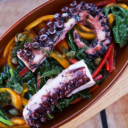 Elista & Hotel Golturkbuku