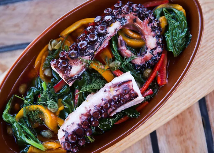 Elista & Hotel Golturkbuku